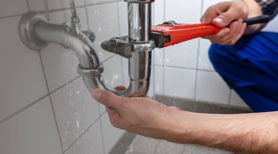 Expert burst pipe repair services in Lutcher, LA